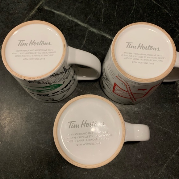 TIM HORTONS| 2018 Set of three themed mugs. - Picture 8 of 10